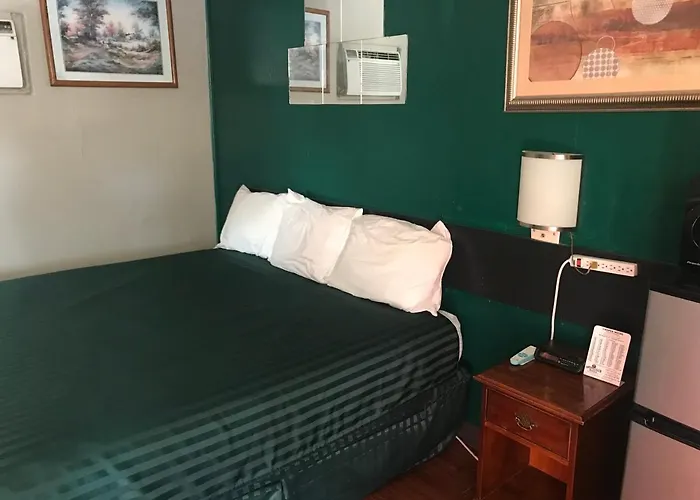 Cooper Motel 2*